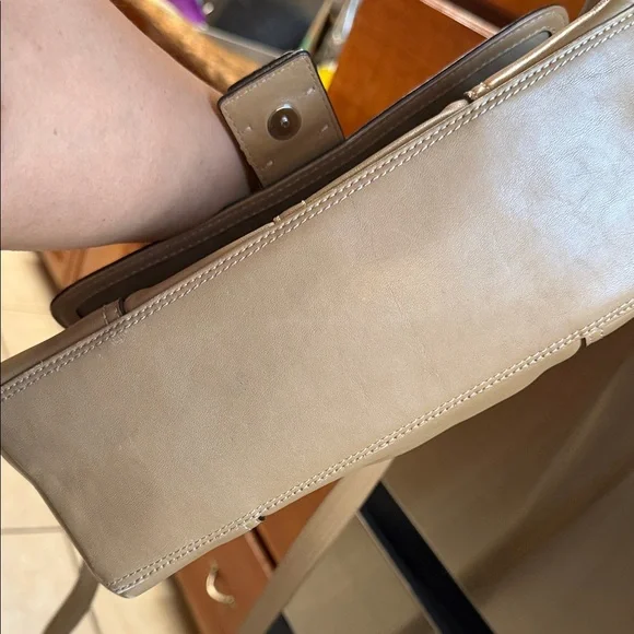 Coach Tan Leather Crossbody Bag - Picture 6 of 7